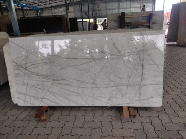 Irani Carrara (16MM)